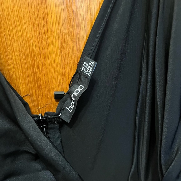 Boohoo Plus Size Satin Twist Front Maxi Dress - Picture 4 of 5